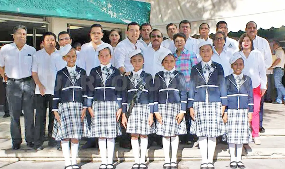 Realizan habitual Homenaje a la Bandera