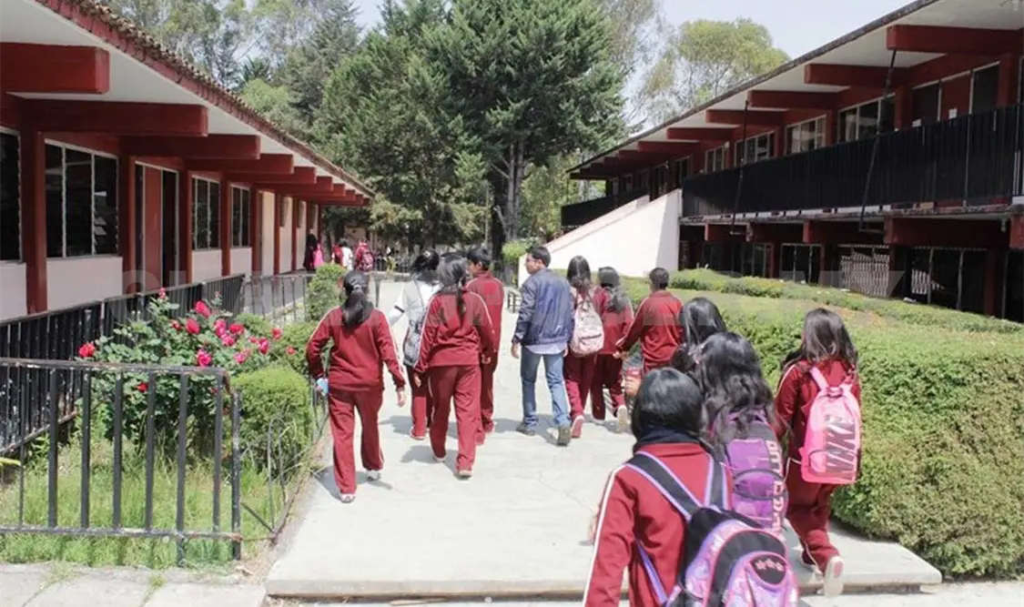 Reanudan clases los alumnos de la EST No. 1