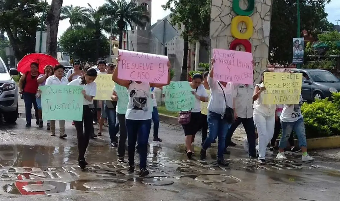 Padres de familia del Jardín de Niños Lázaro Cárdenas del Río demandan justicia. Ramón García / CP