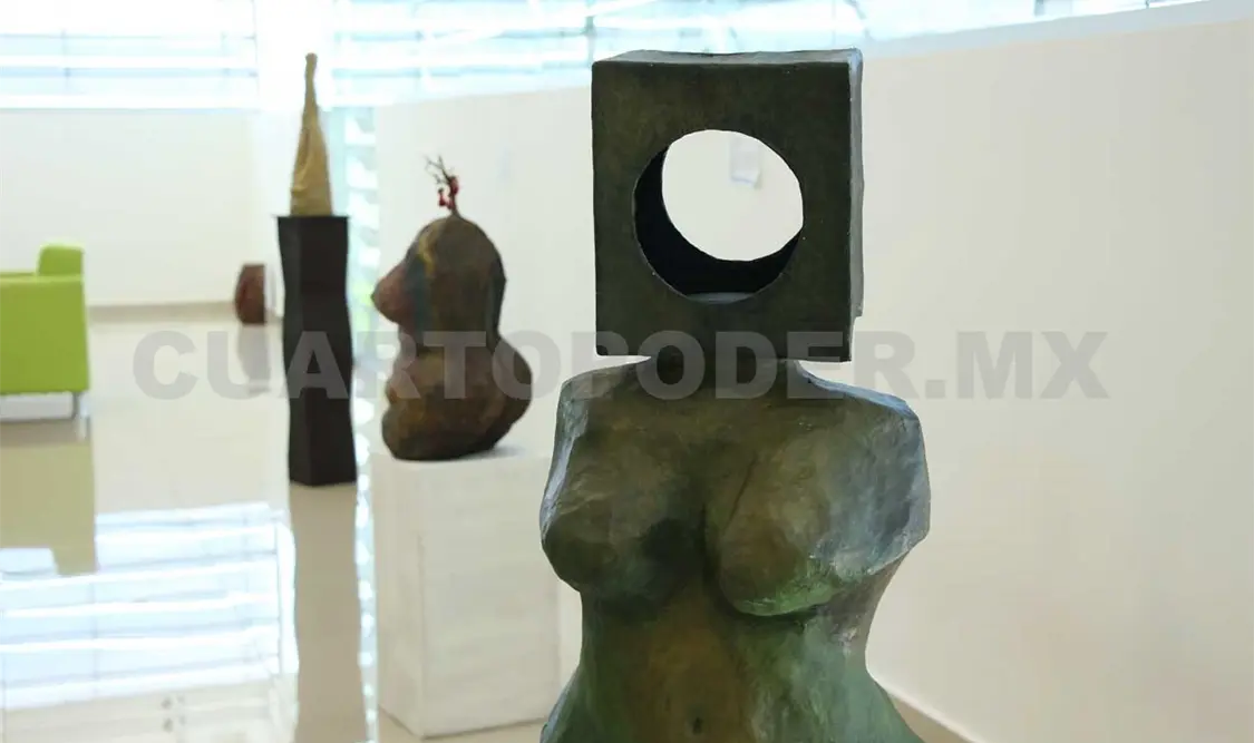 La exposición está integrada por 53 piezas, informaron alumnas del segundo semestre de la carrera de Artes Visuales. Cortesía