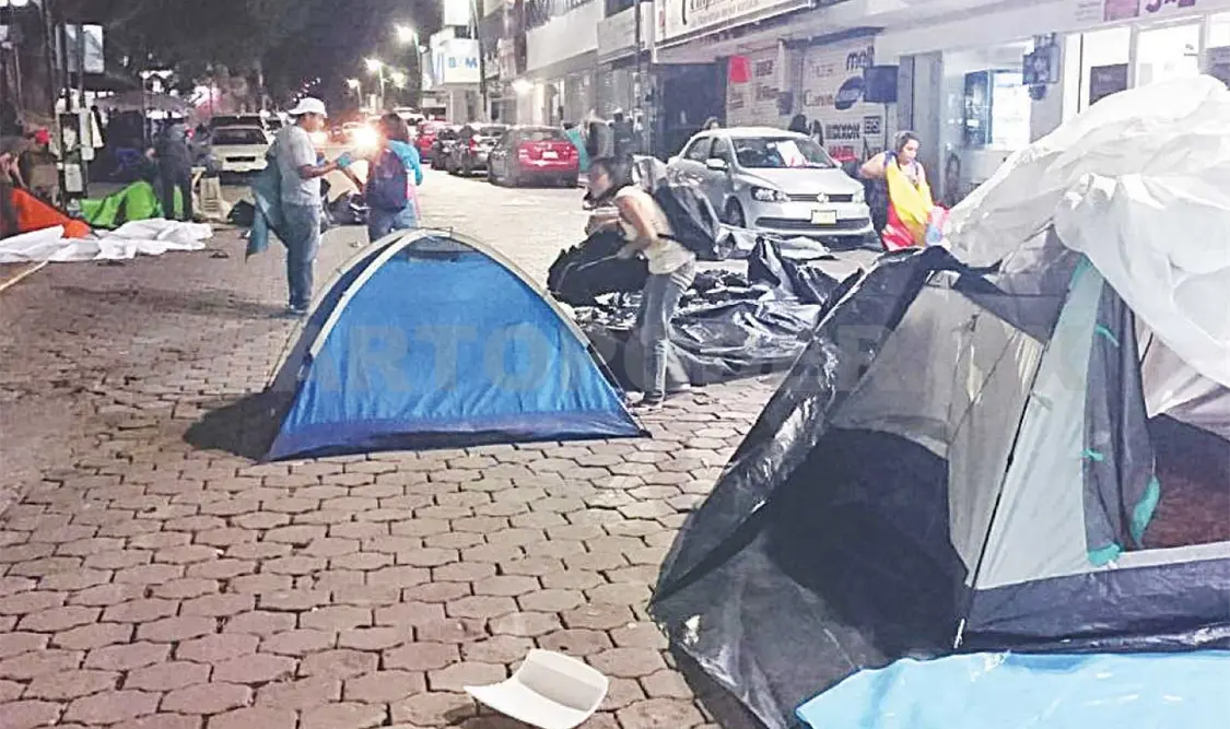 Desalojo pacífico libera vialidades en Tuxtla