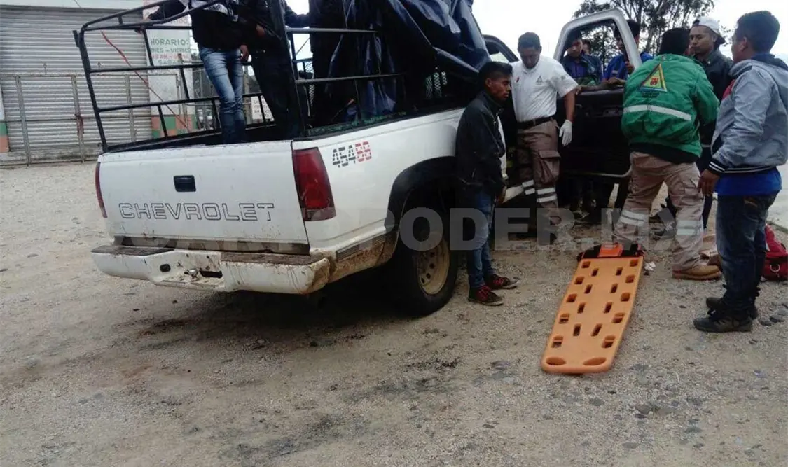 Sujeto cayó de vehículo en movimiento