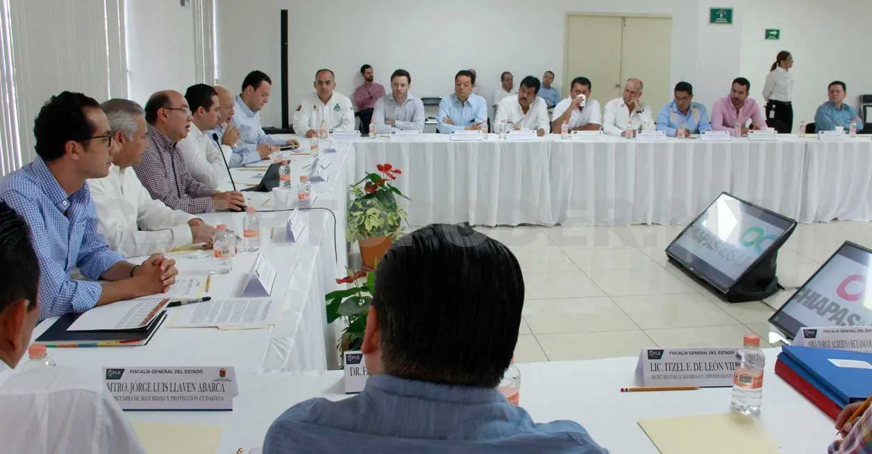 Conminan a funcionarios a trabajar sin distracciones