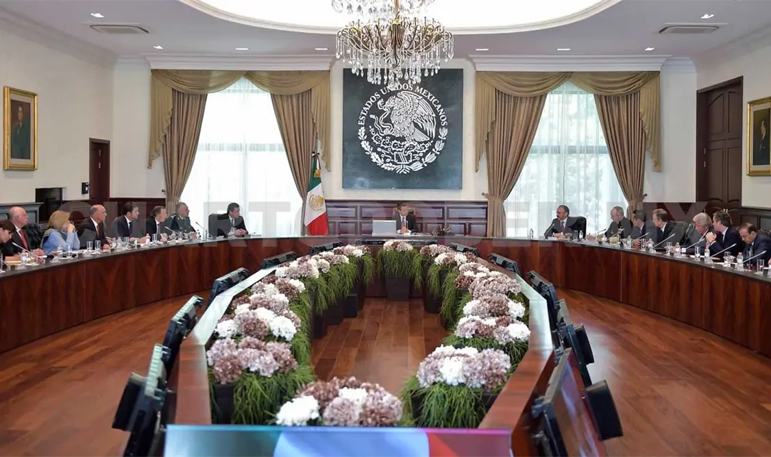 EPN analiza avances en materia energética y empleo