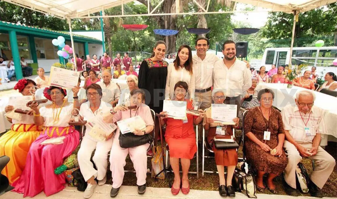 Por segundo año, realizan curso Abuelitos en Verano