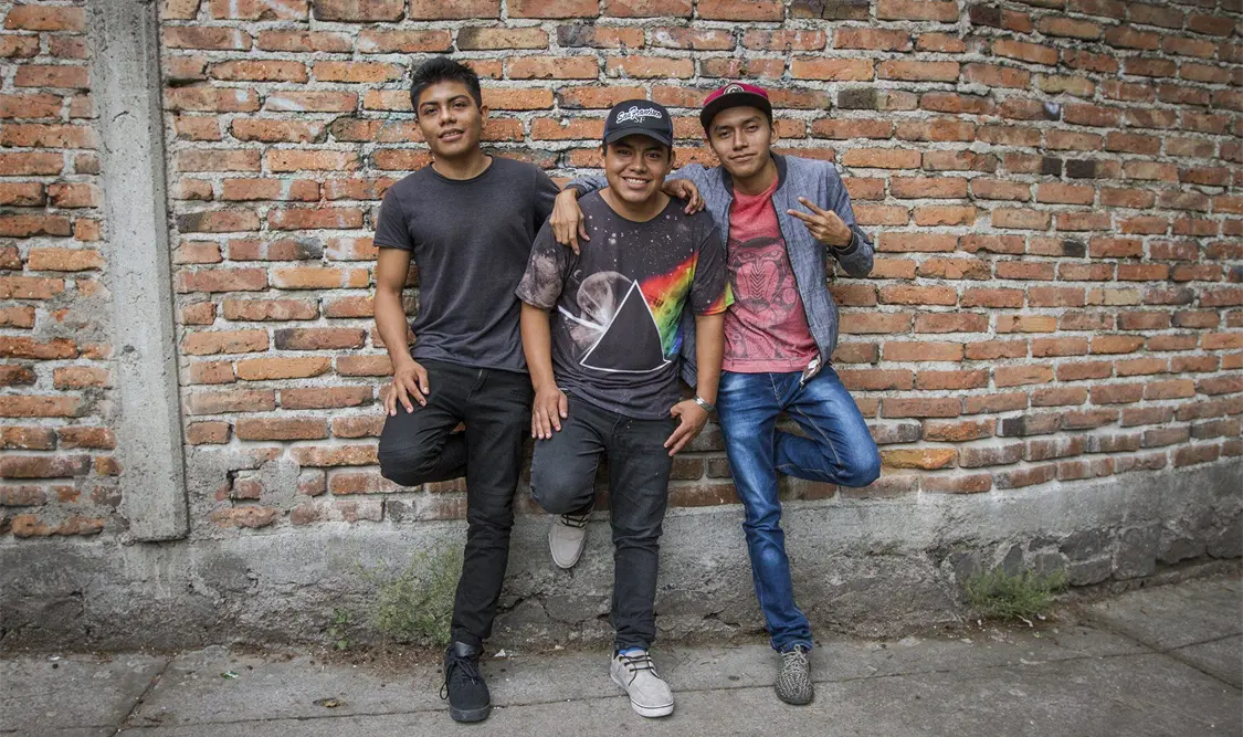 Jóvenes oaxaqueños cantan rap zapoteco para preservar la cultura indígena