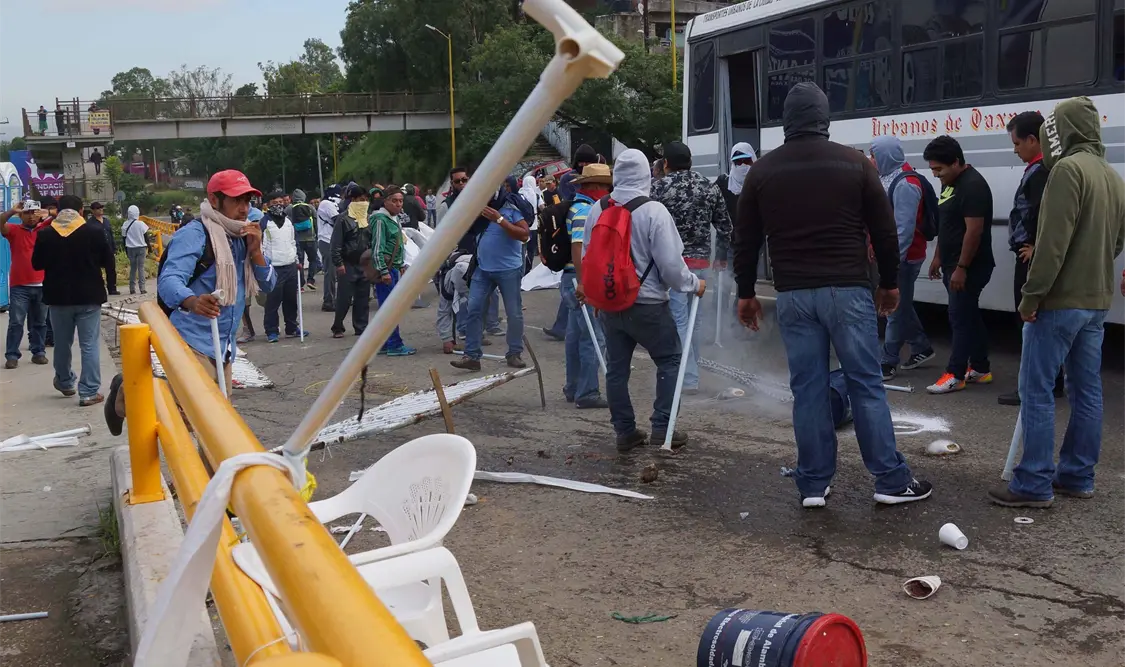 Sección 22 del SNTE intenta boicotear fiestas de la Guelaguetza