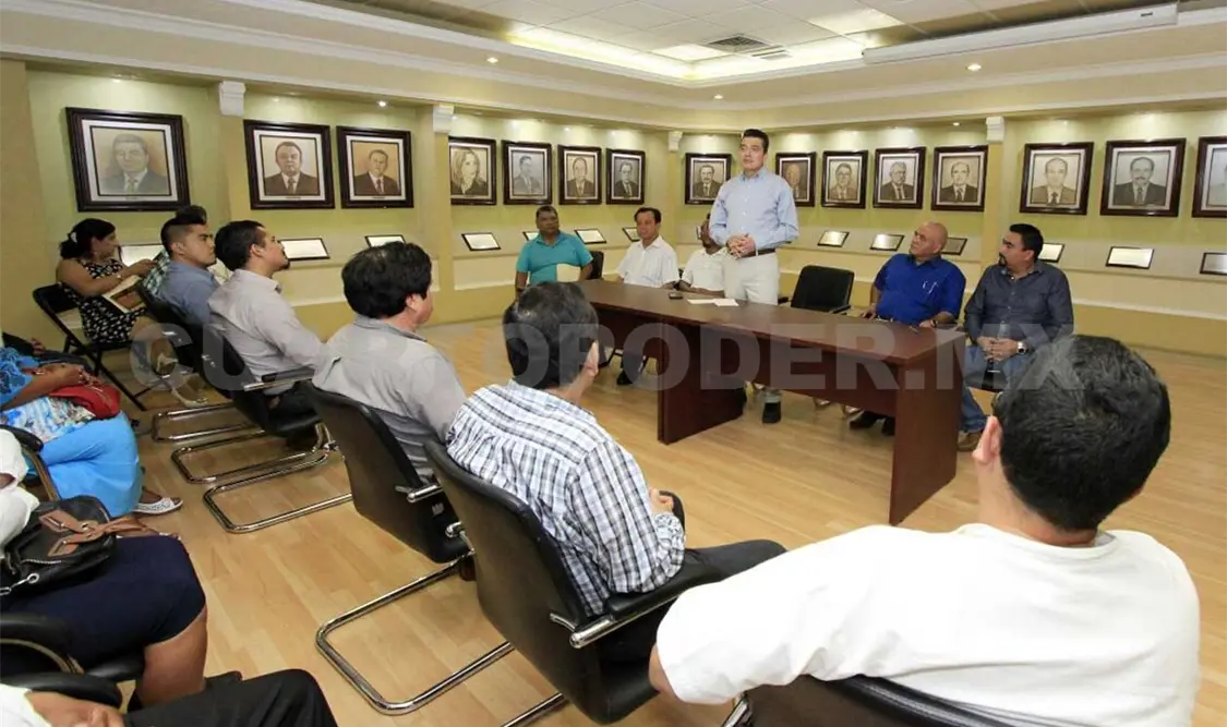 Recibe Rutilio Escandón a líderes de organizaciones