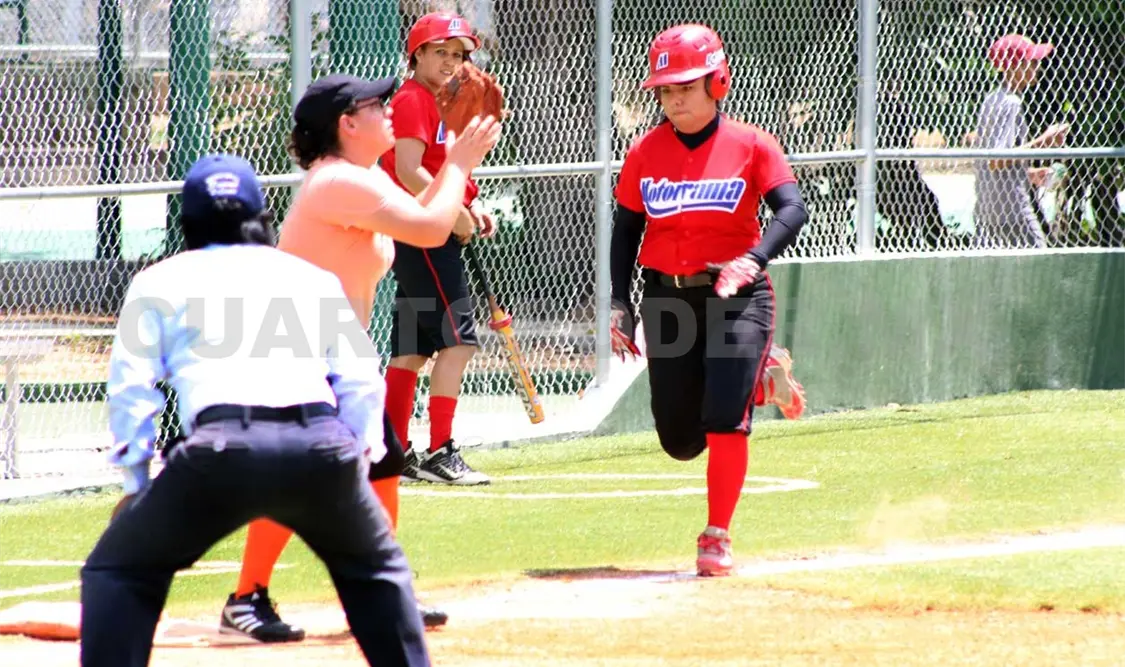 Queens se impuso 8-4 a Mack en jornada 16