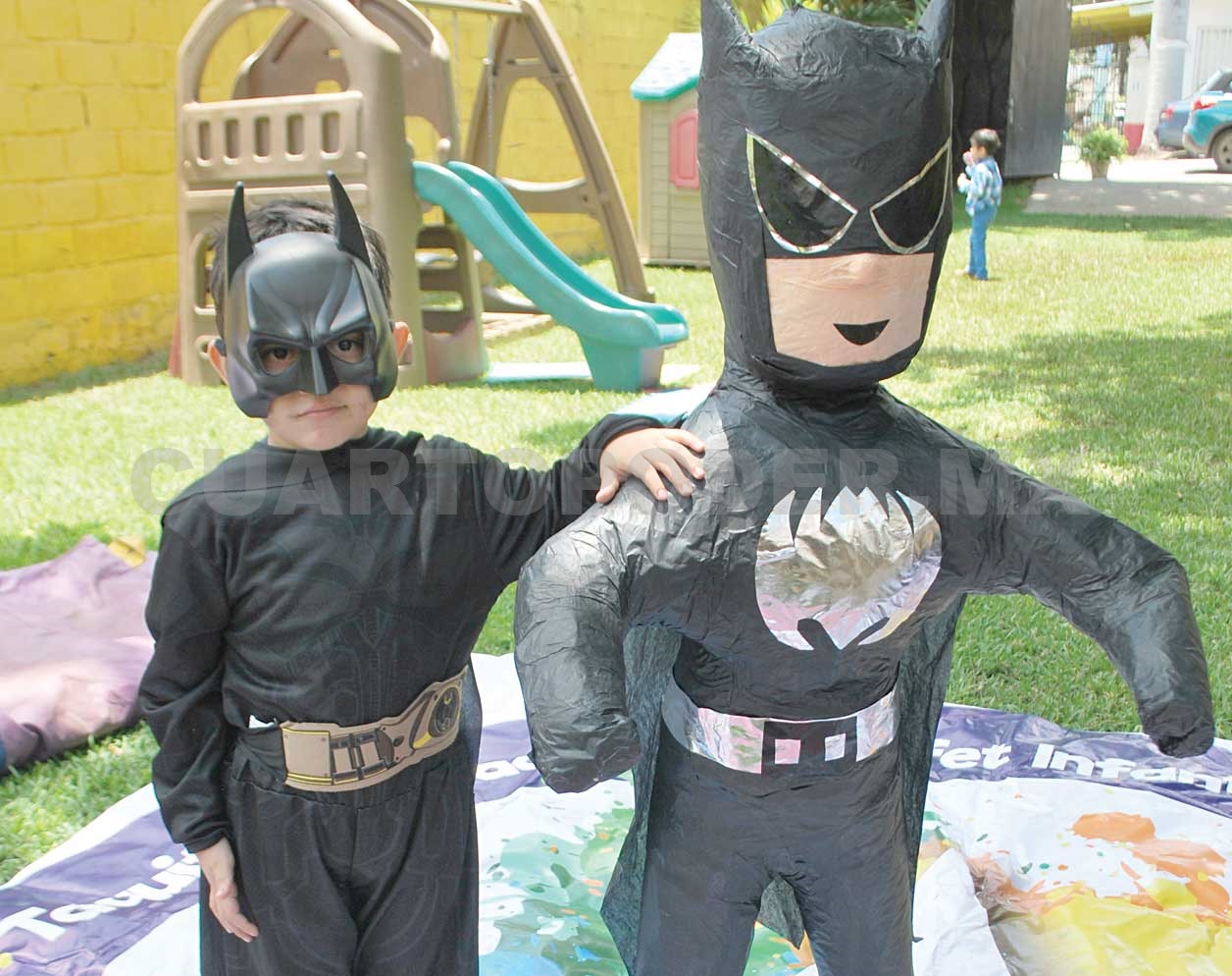 Felipe festejó al estilo Batman