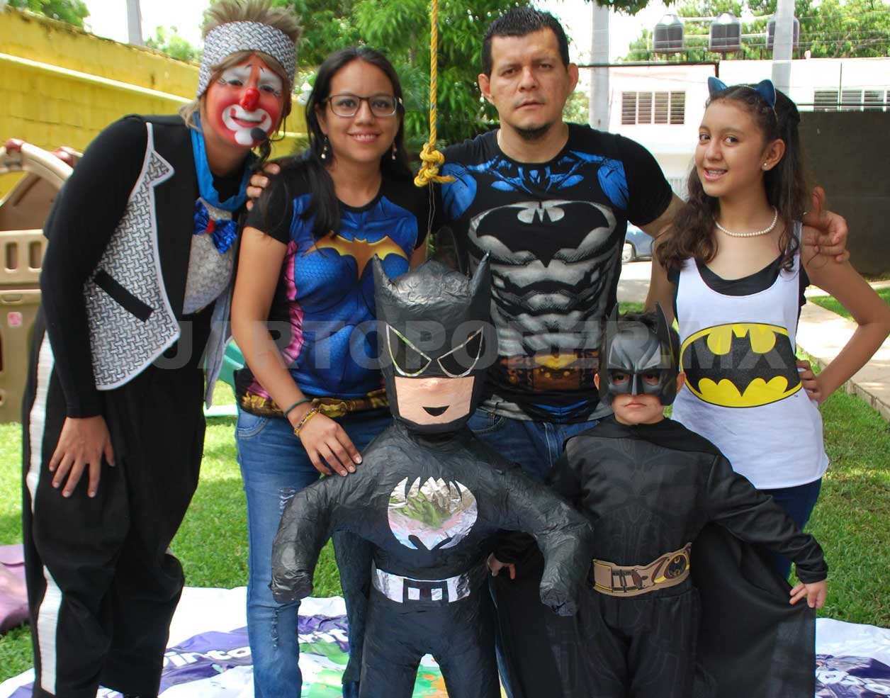 Felipe festejó al estilo Batman