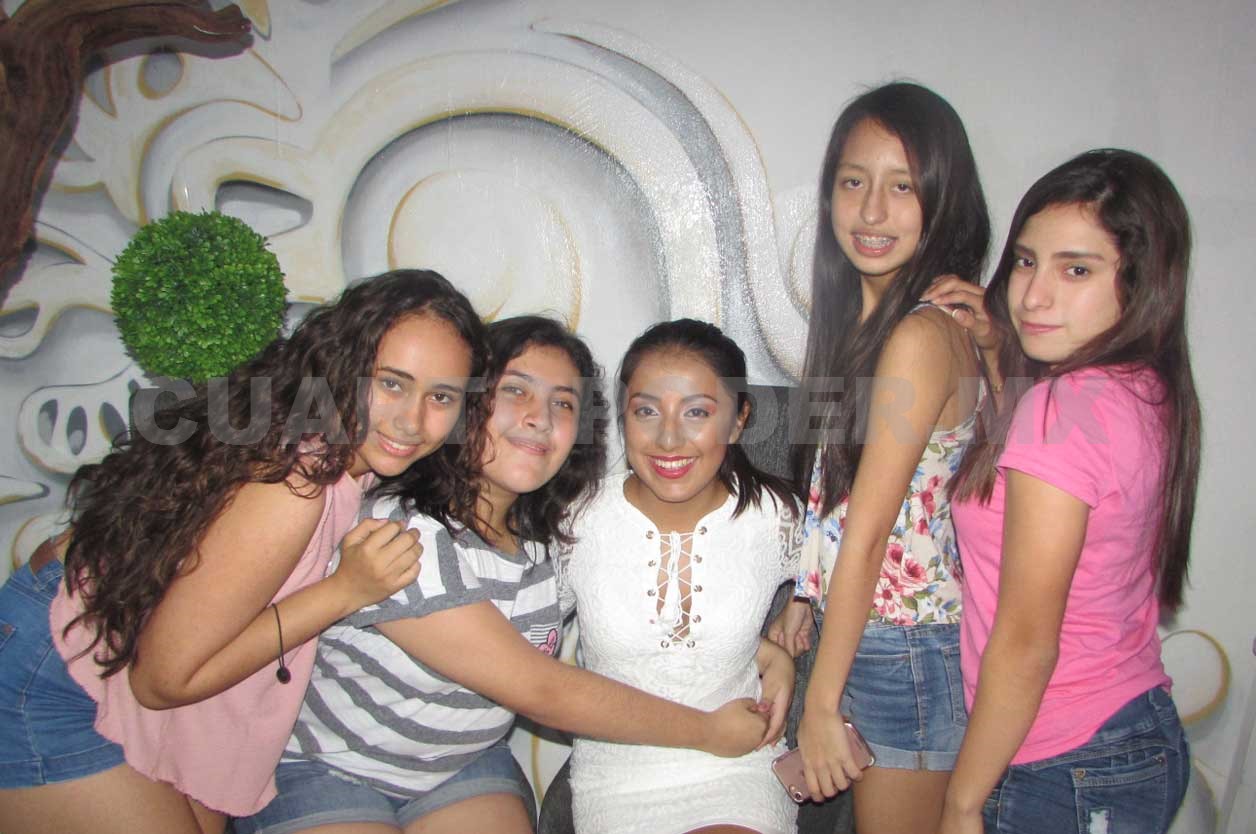 Espectacular festejo para Karla