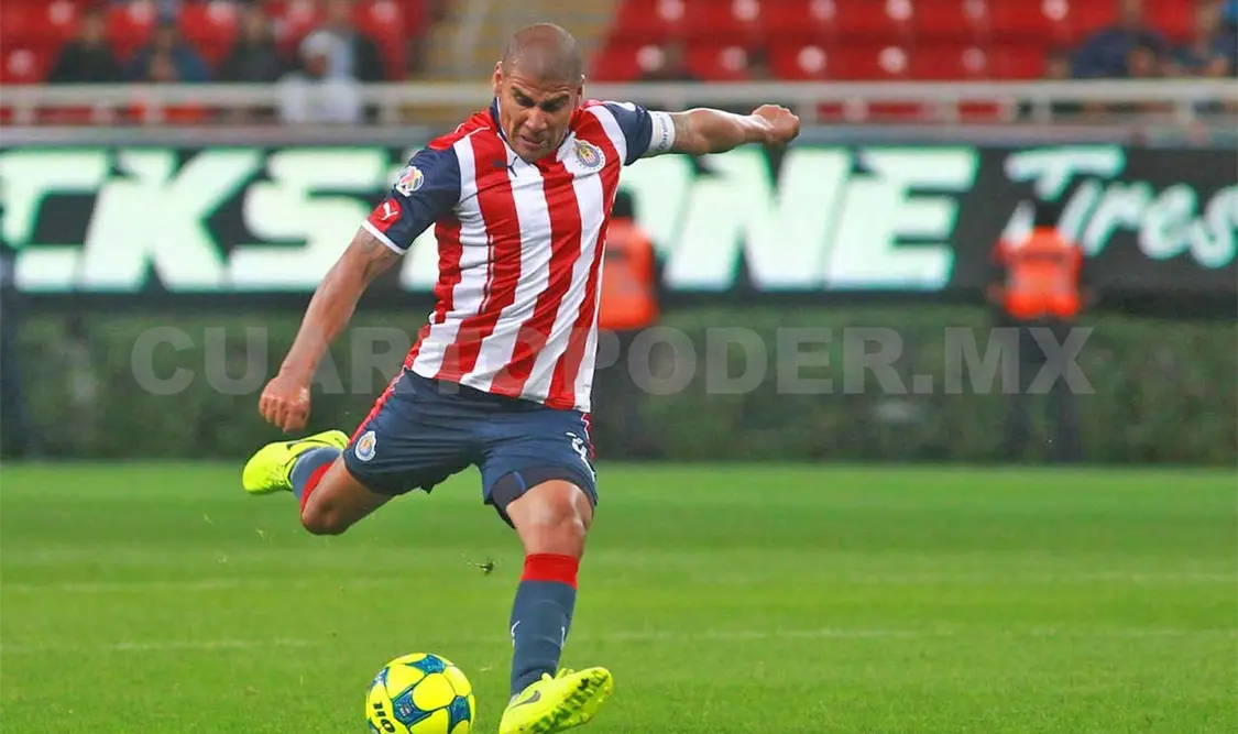 Con bajas, Chivas abre ante Toluca
