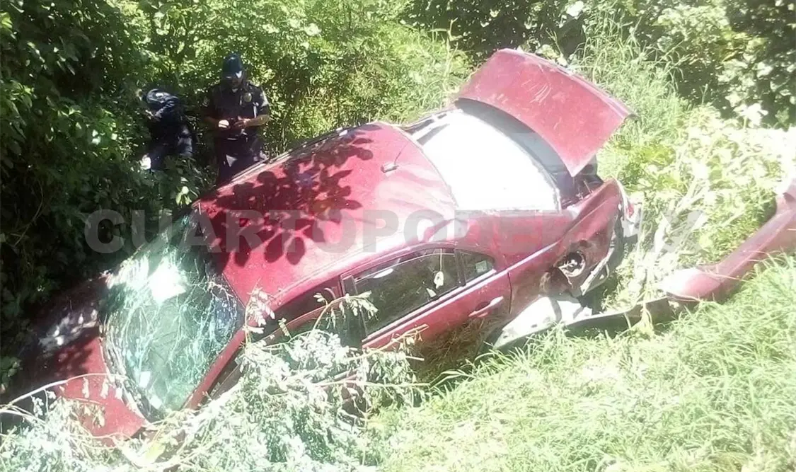 Dos lesionados en accidente carretero