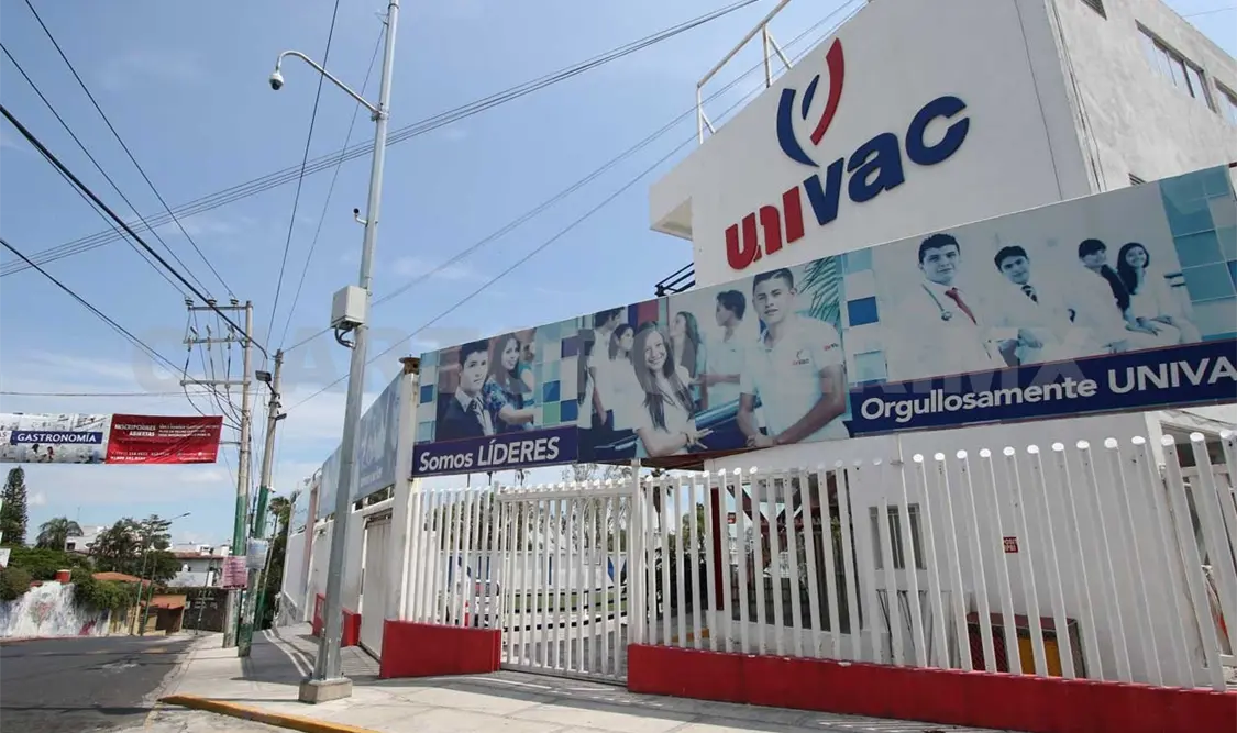 Detectan casas adaptadas como escuelas “donde las cocinas se convirtieron en laboratorios para la práctica médica”. Agencias