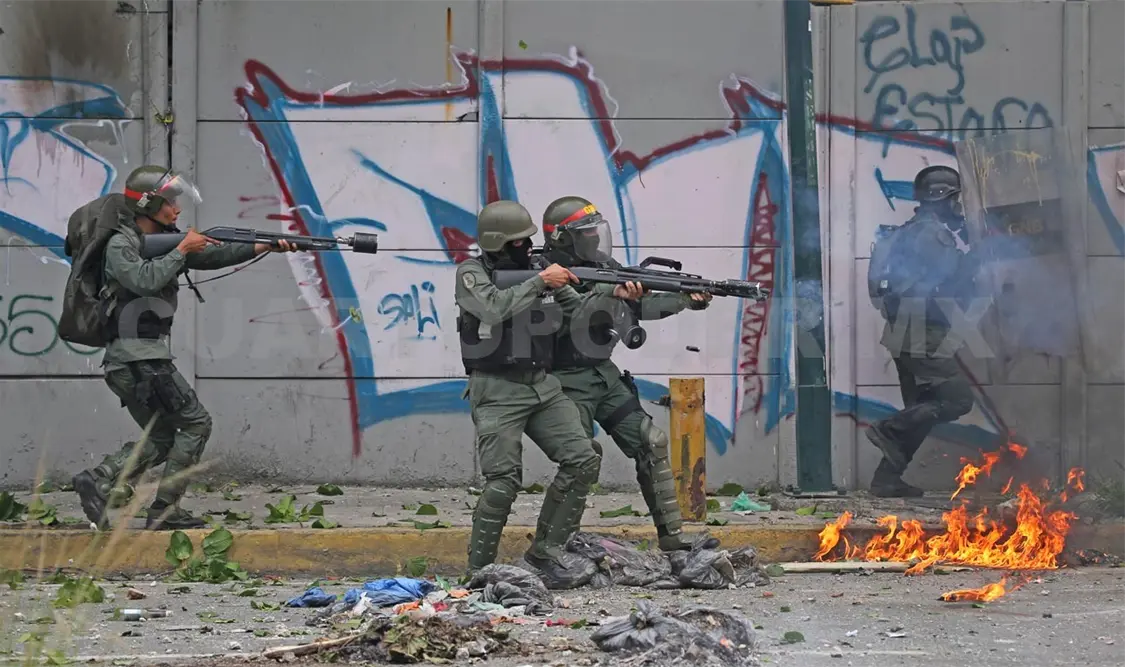 La Fiscalía de Venezuela dio a conocer que las protestas han dejado ya un saldo de 100 personas muertas. AP