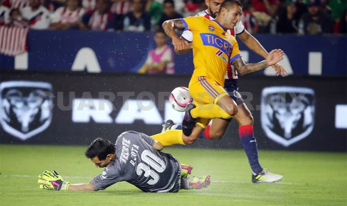 Tigres ruge desde F1 para comandar la clasificación