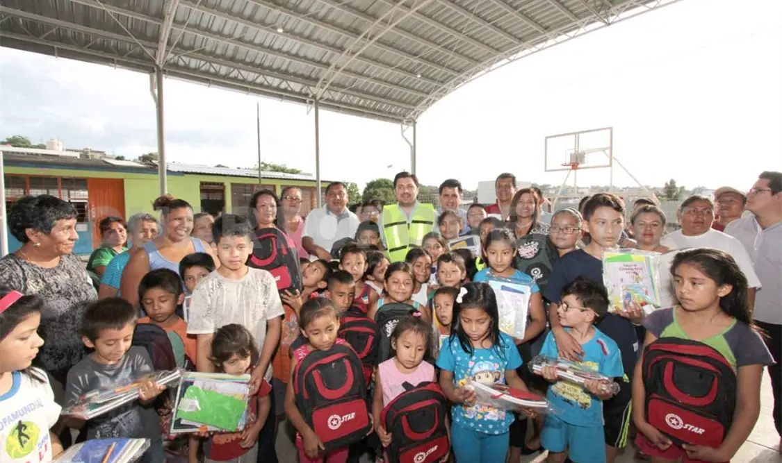 Mejora Castellanos condiciones de las escuelas