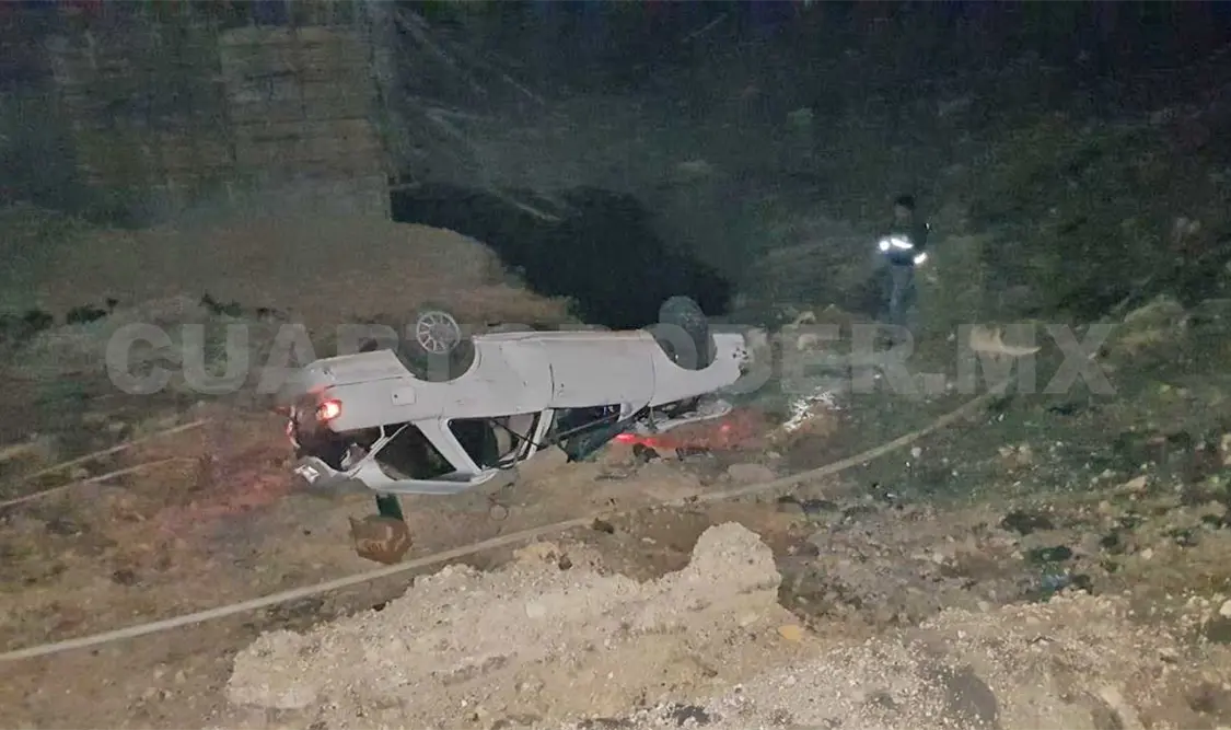 Jóvenes ebrios sobrevivieron a volcadura