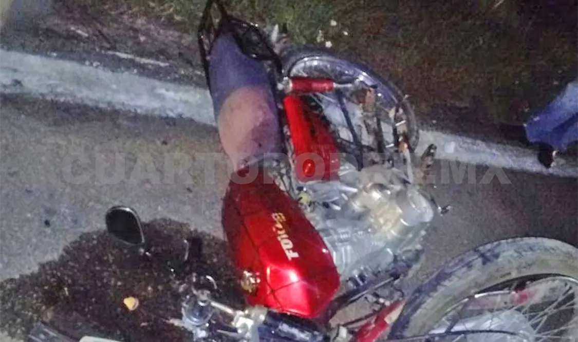 Veloz motociclista se estrelló en taxi