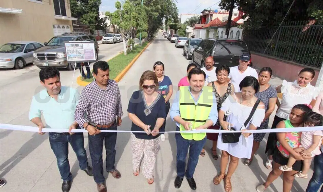 Inaugura Castellanos más vialidades en colonias de la capital