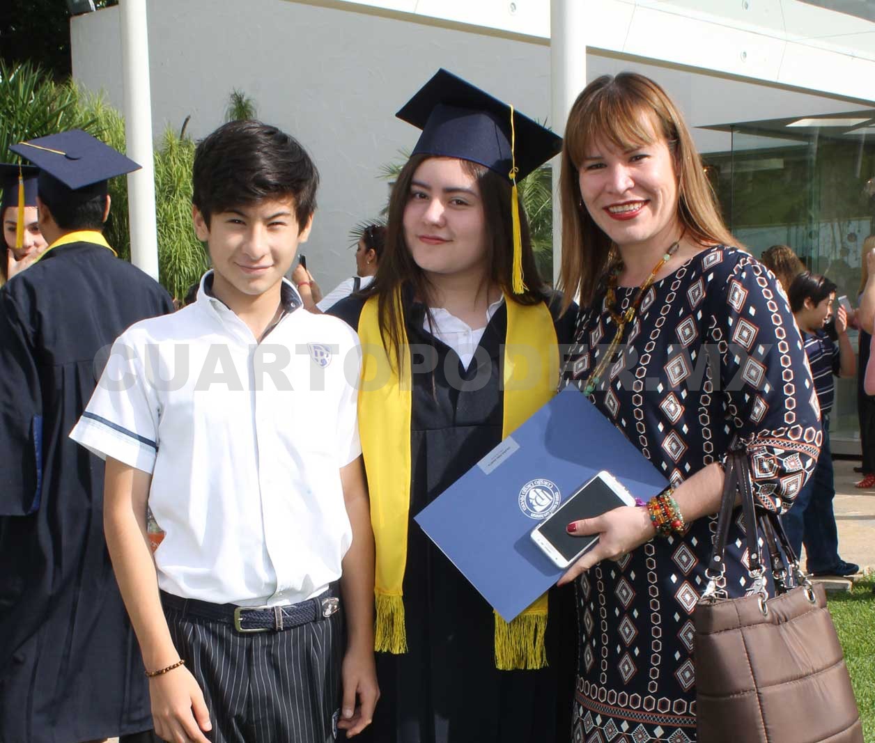 Adiós a la prepa y secundaria