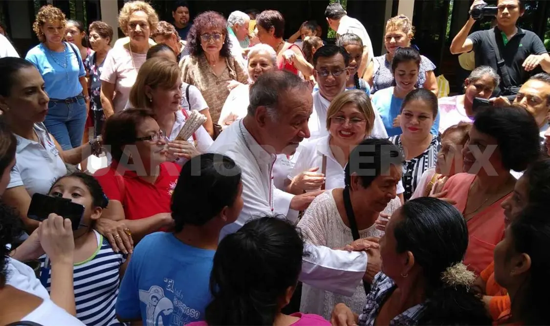 Despiden al obispo Leopoldo González