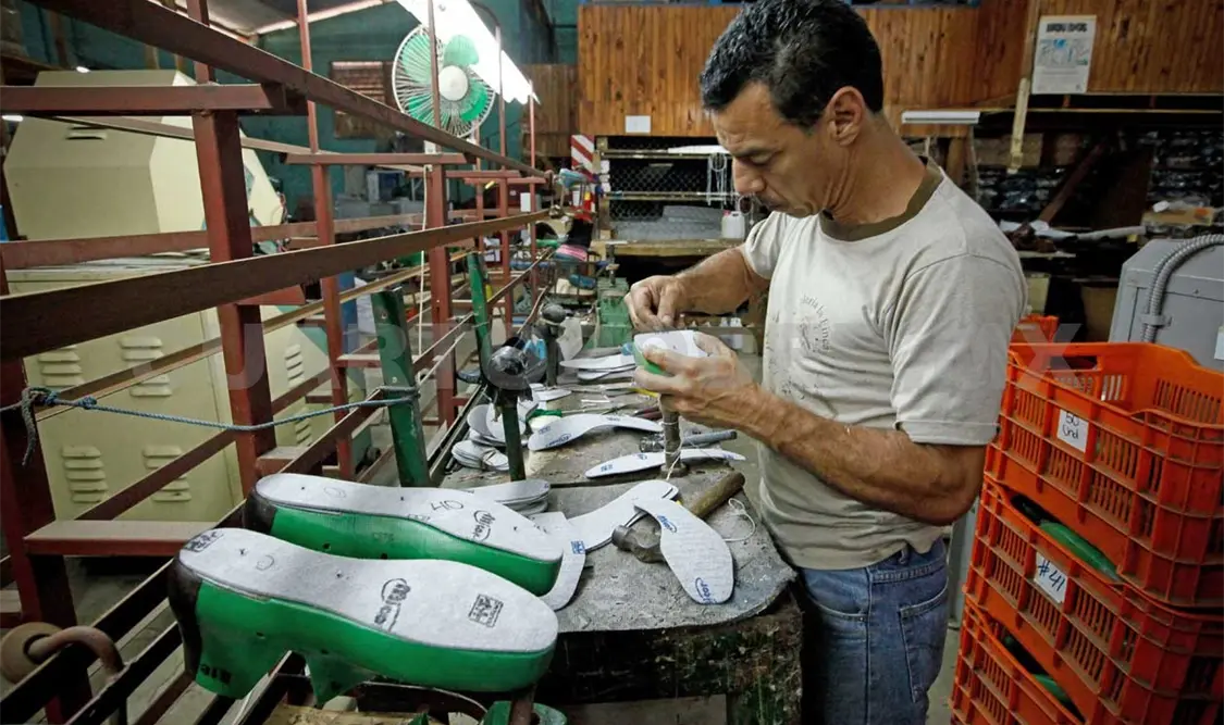 Las nuevas tecnologías ayudan para que las industrias sean más competitivas. Agencias