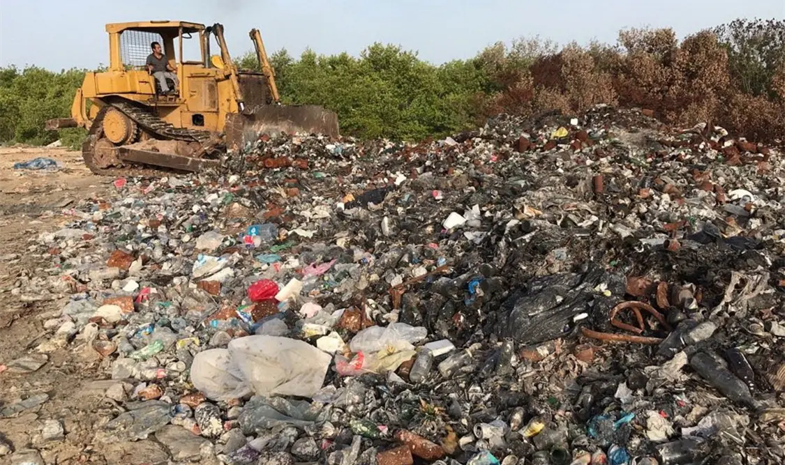 Retiran toneladas de basura de espacio a cielo abierto en isla de Holbox