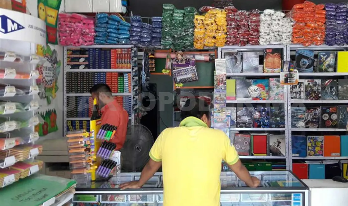 Empresarios calculan que antes del regreso a clases, familiares gastan entre 300 y 900 pesos en los útiles escolares básicos.
