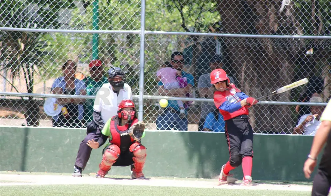 Motorama apalea por 12-2 a Queens