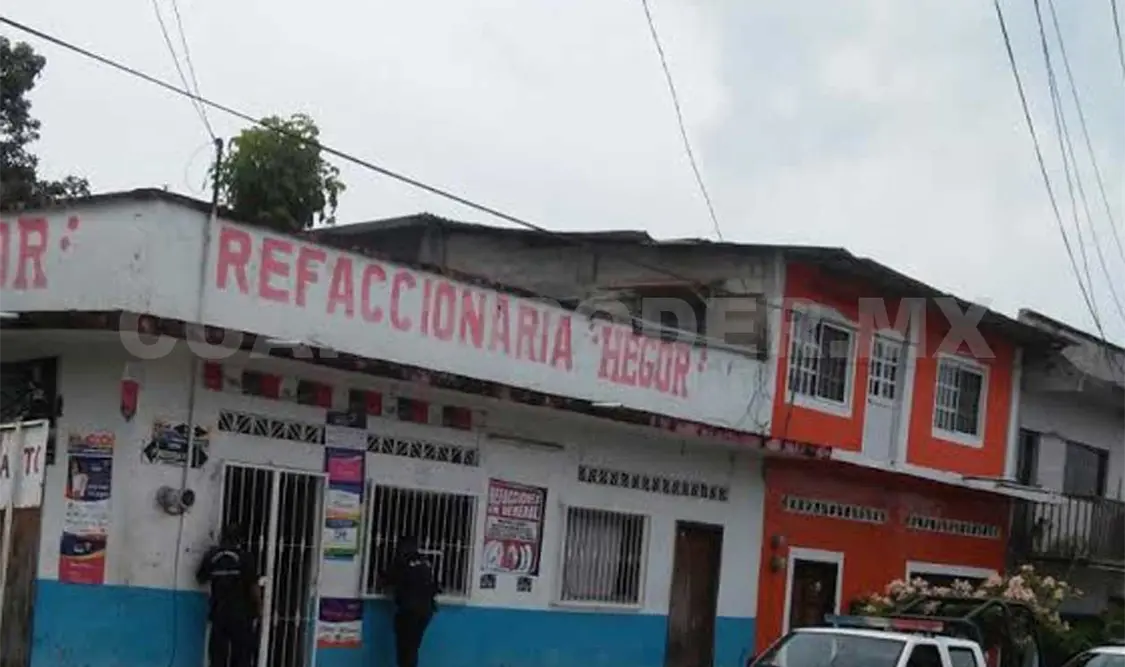 Asaltan refaccionaria; 37 mil pesos el botín
