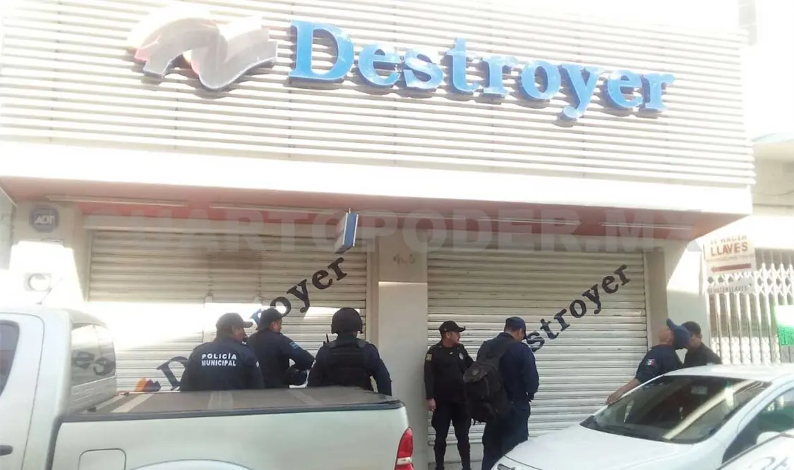 Asaltantes huyen con 90 mil pesos