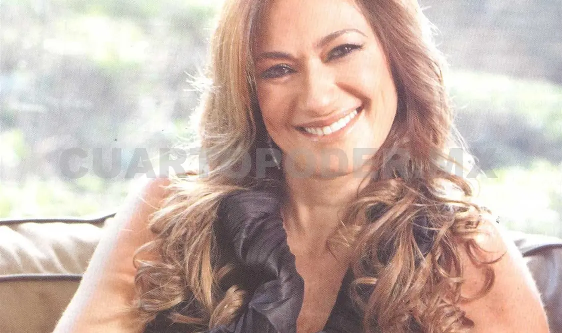 Adela acepta que era “gata” en Televisa