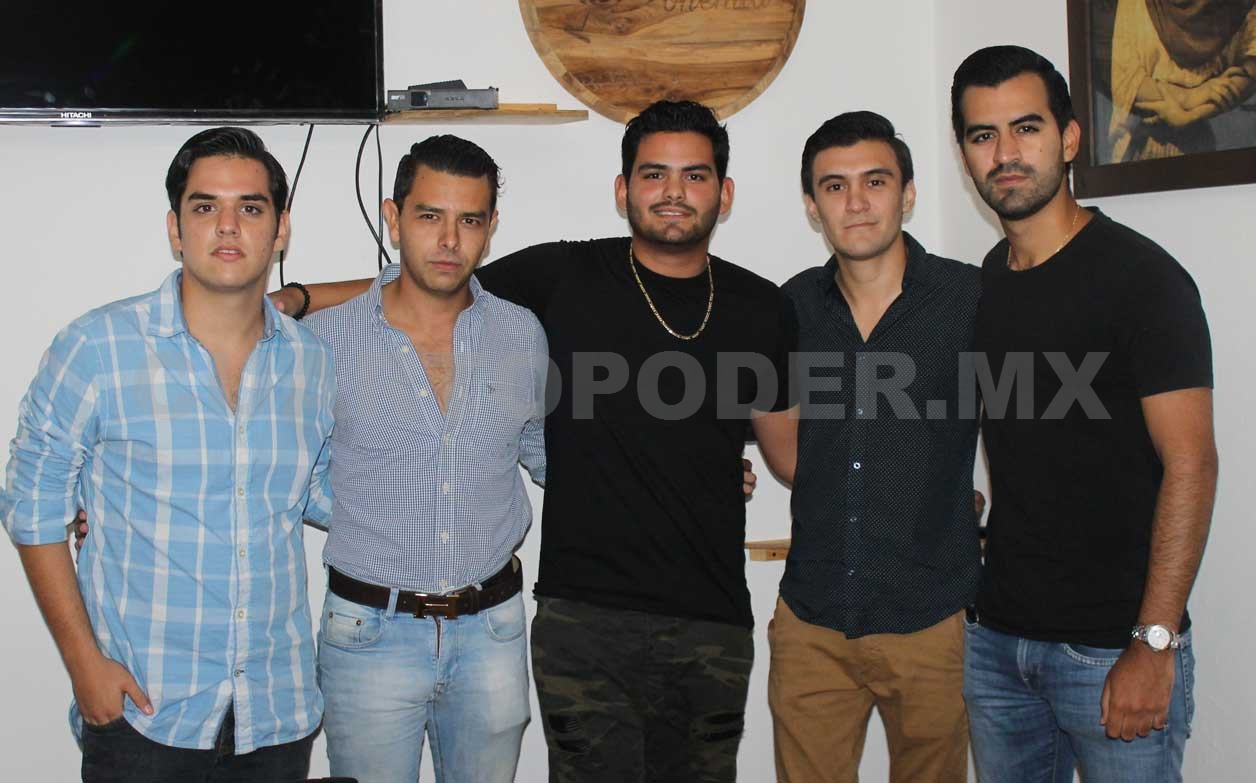 Exitosa presentación de Juan Caly