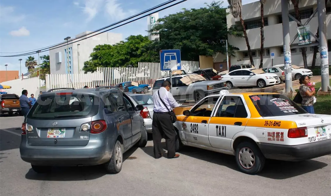 Carambola frente al IMSS 23
