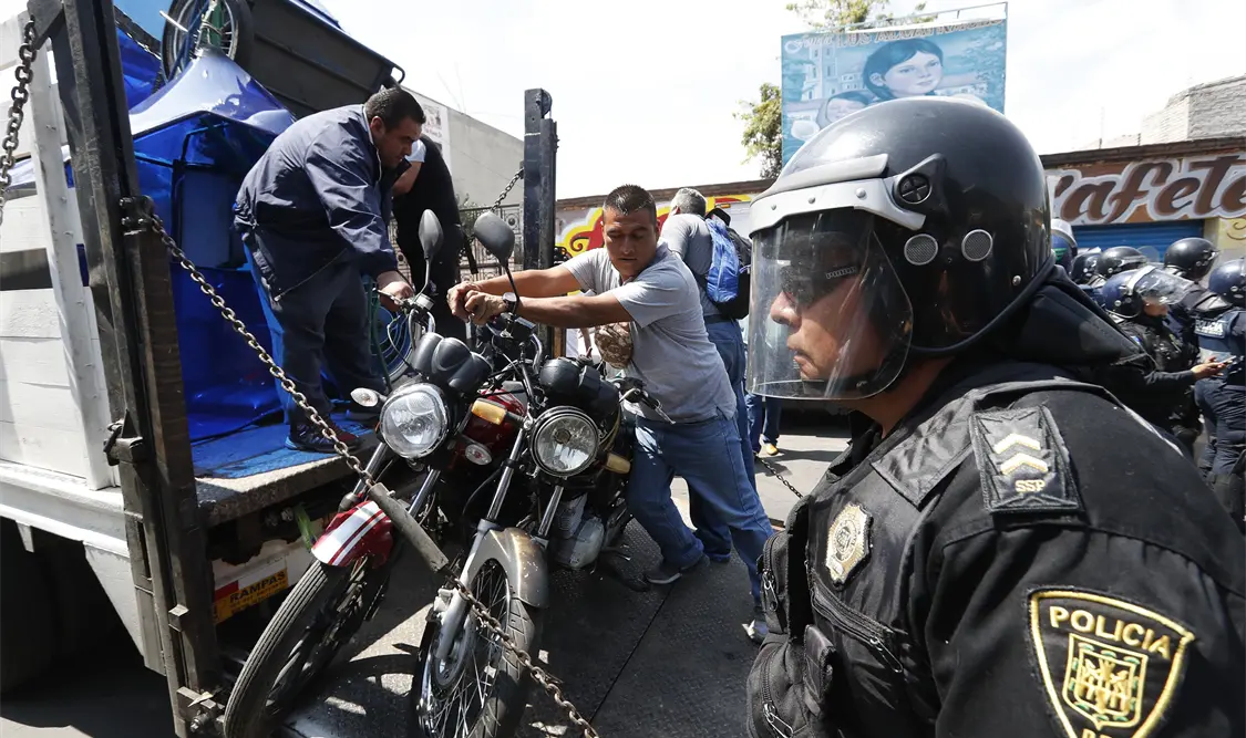 Remiten a corralones a 39 mototaxis durante operativo en Xochimilco
