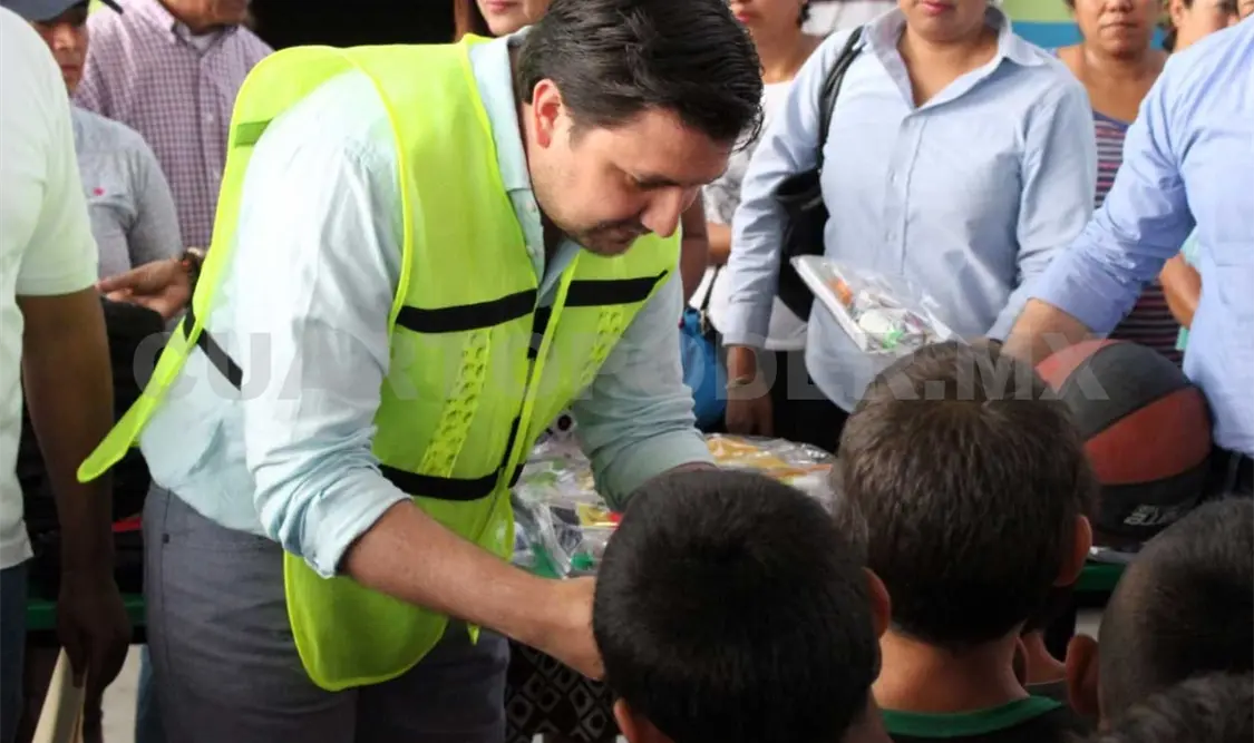 Fortalecen educación en favor de niños y jóvenes