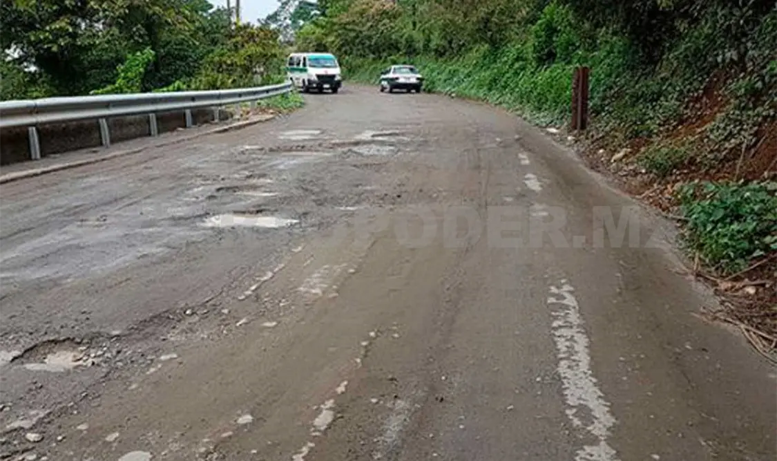 Piden concluir trabajos de obra carretera abandonada