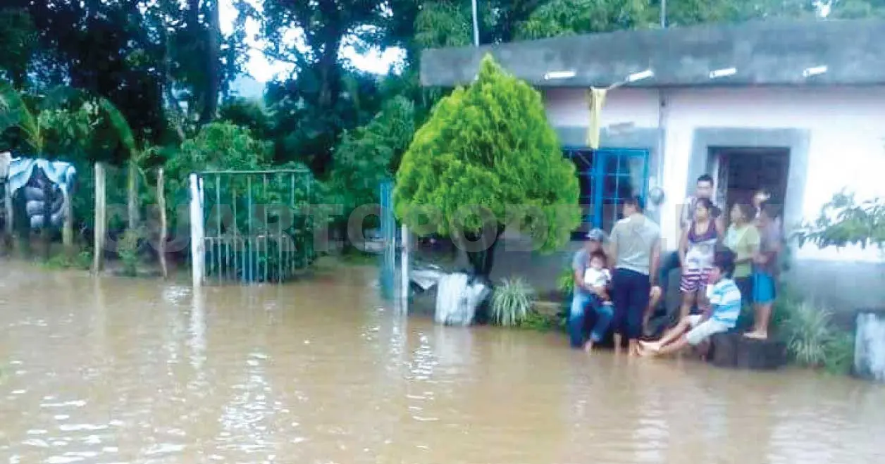 Lluvia causa afectaciones