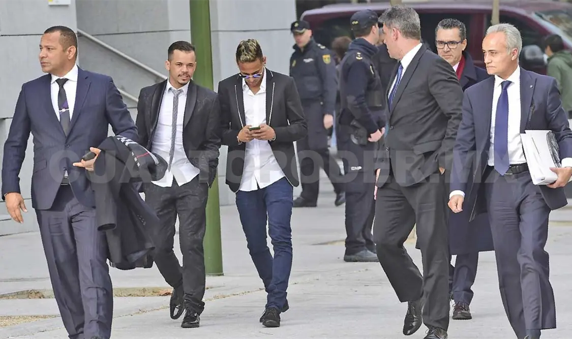 Neymar ya firmó contrato para jugar en Francia