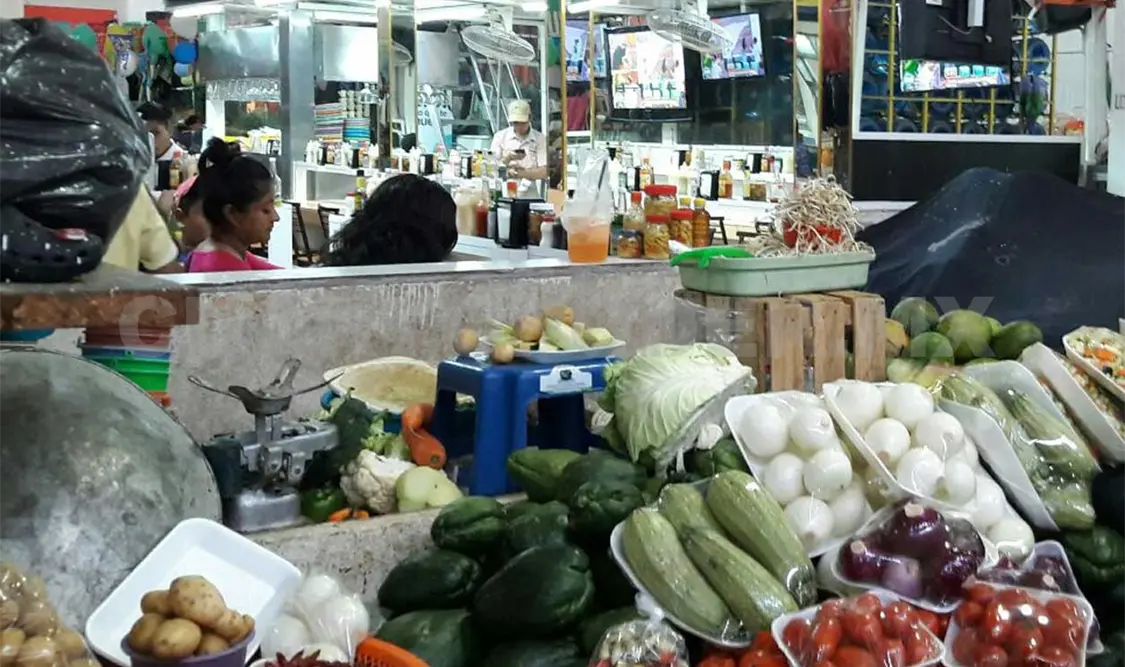 El año pasado las locatarias y los vendedores formales optaron por sacar sus productos a la calle. CP