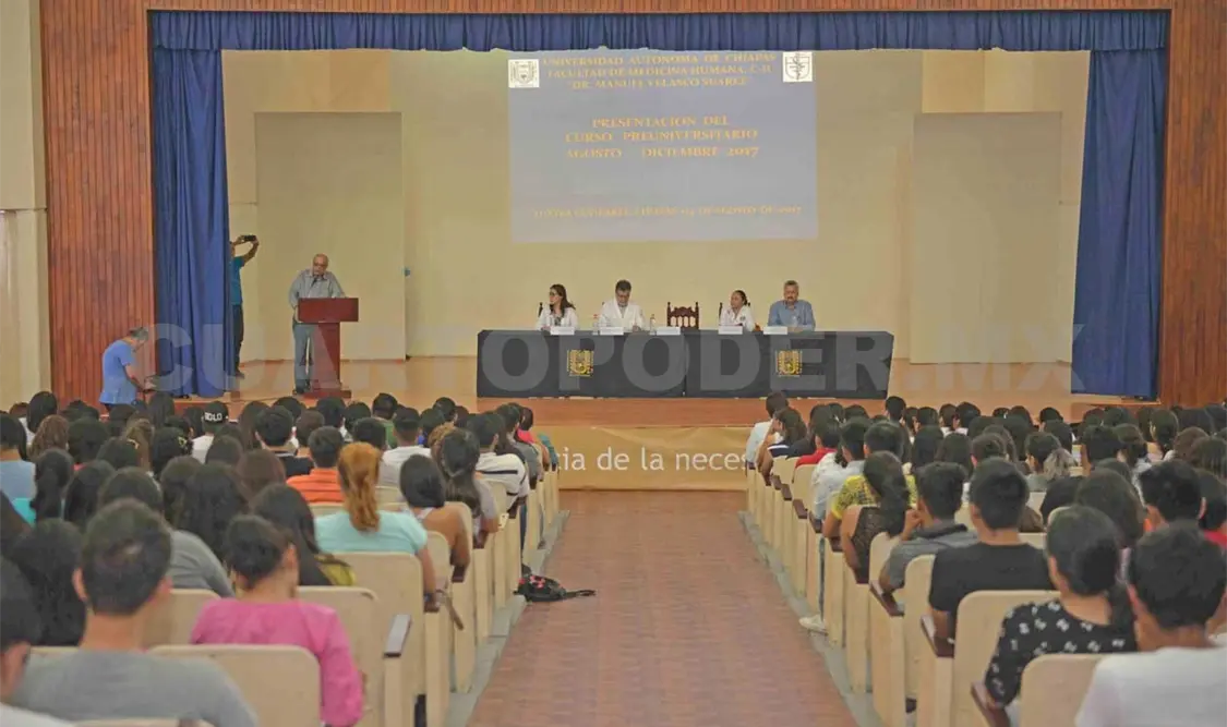 El acto fue encabezado por el rector Carlos Eugenio Ruiz Hernández. CP
