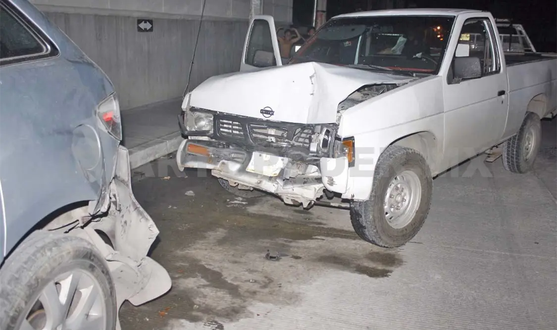 Quiso hacer “chusa” con su carro
