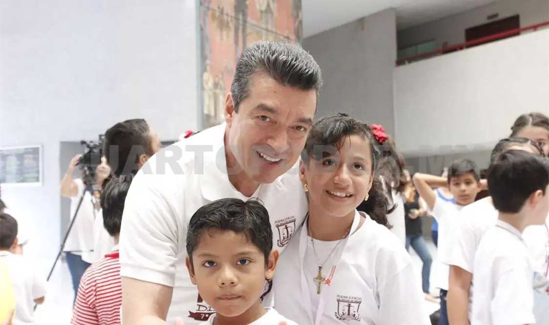 Convive Escandón con niños del curso de verano