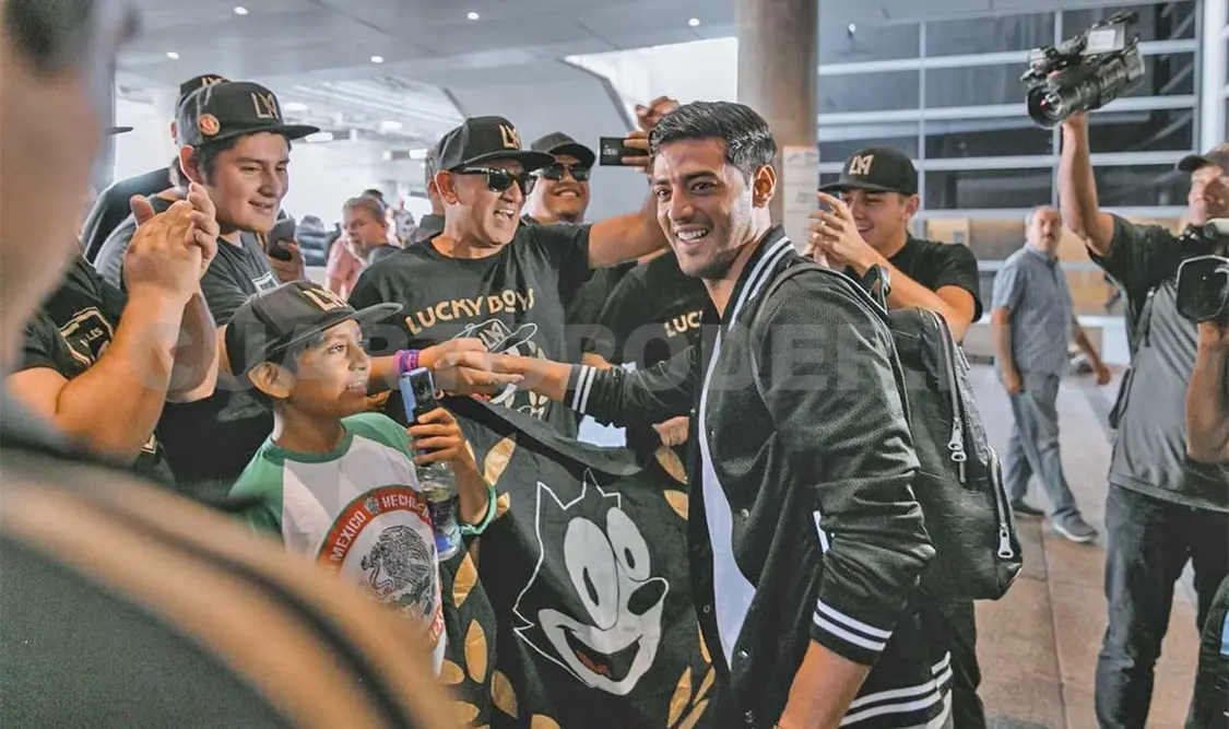 Presentan a Vela en Los Ángeles Futbol Club