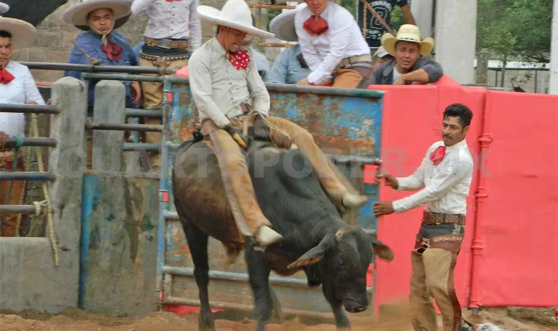 En el primer día de actividades destacó la actuación de Rancho Cristo Negro, en la segunda charreada del día. Cortesía