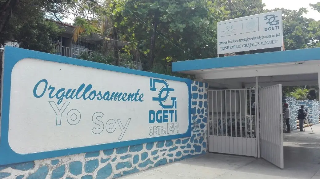 Padres de familia exigen cuentas claras a directivos del DGTI.CBTIS 144