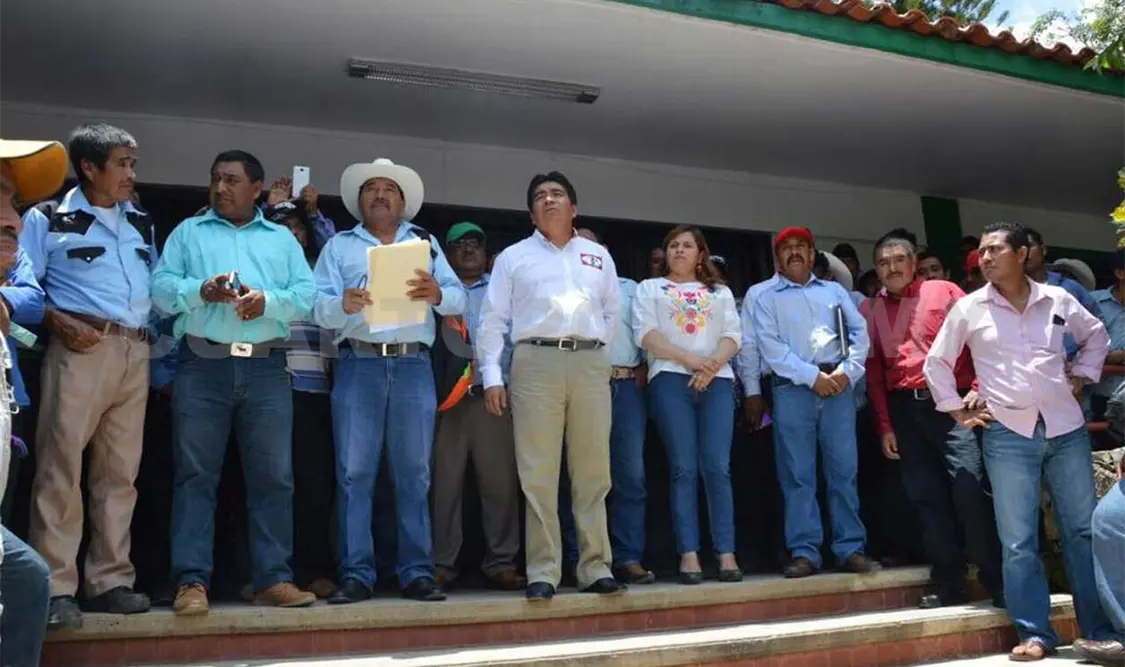 Manifestación demanda insumos para el campo