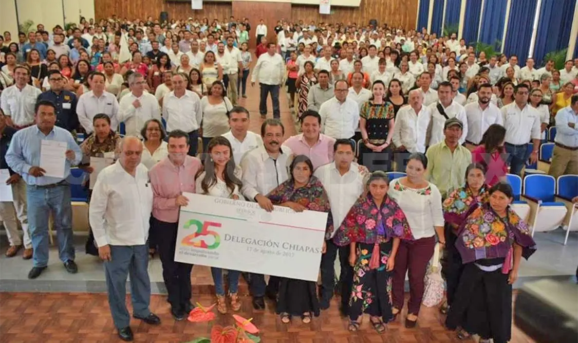 Participa Sasíl de León en festejos de Sedesol